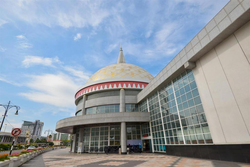 Higher Hotel Bandar Seri Begawan Extérieur photo