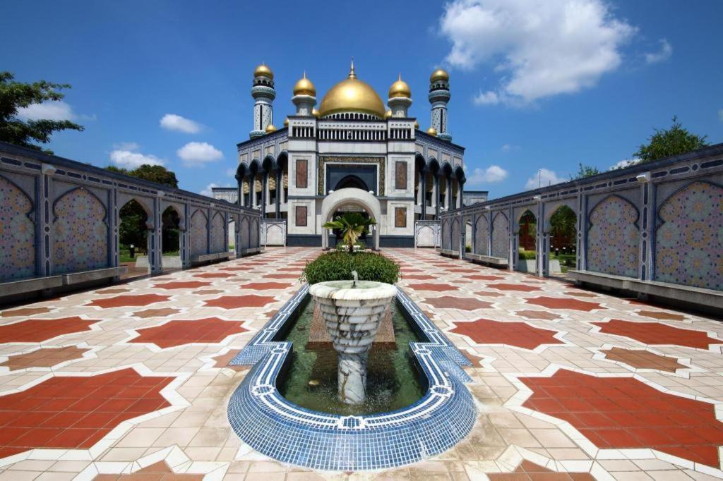 Higher Hotel Bandar Seri Begawan Extérieur photo