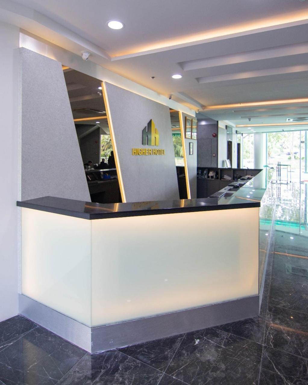 Higher Hotel Bandar Seri Begawan Extérieur photo