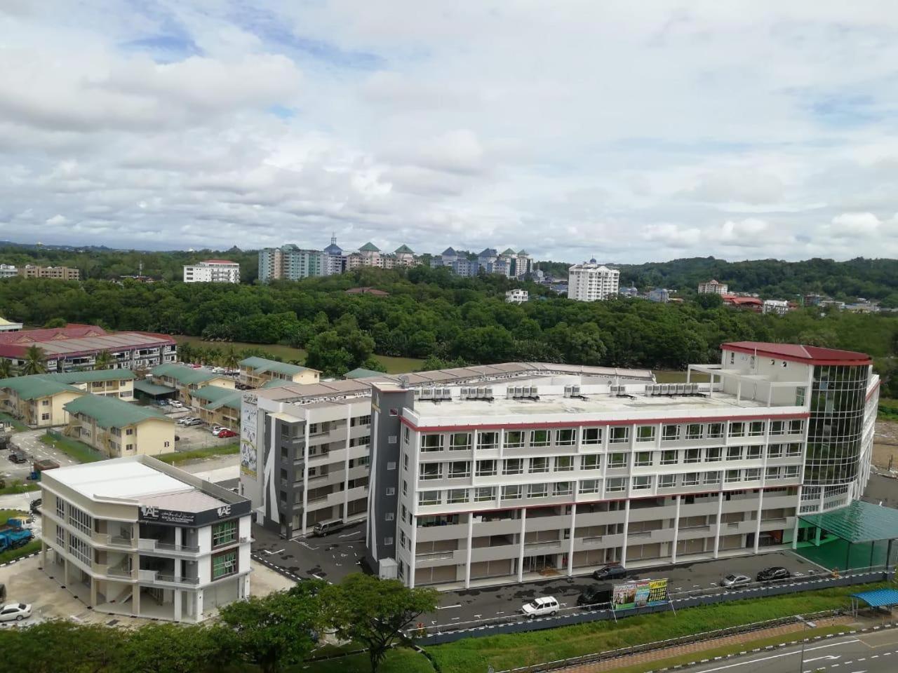 Higher Hotel Bandar Seri Begawan Extérieur photo