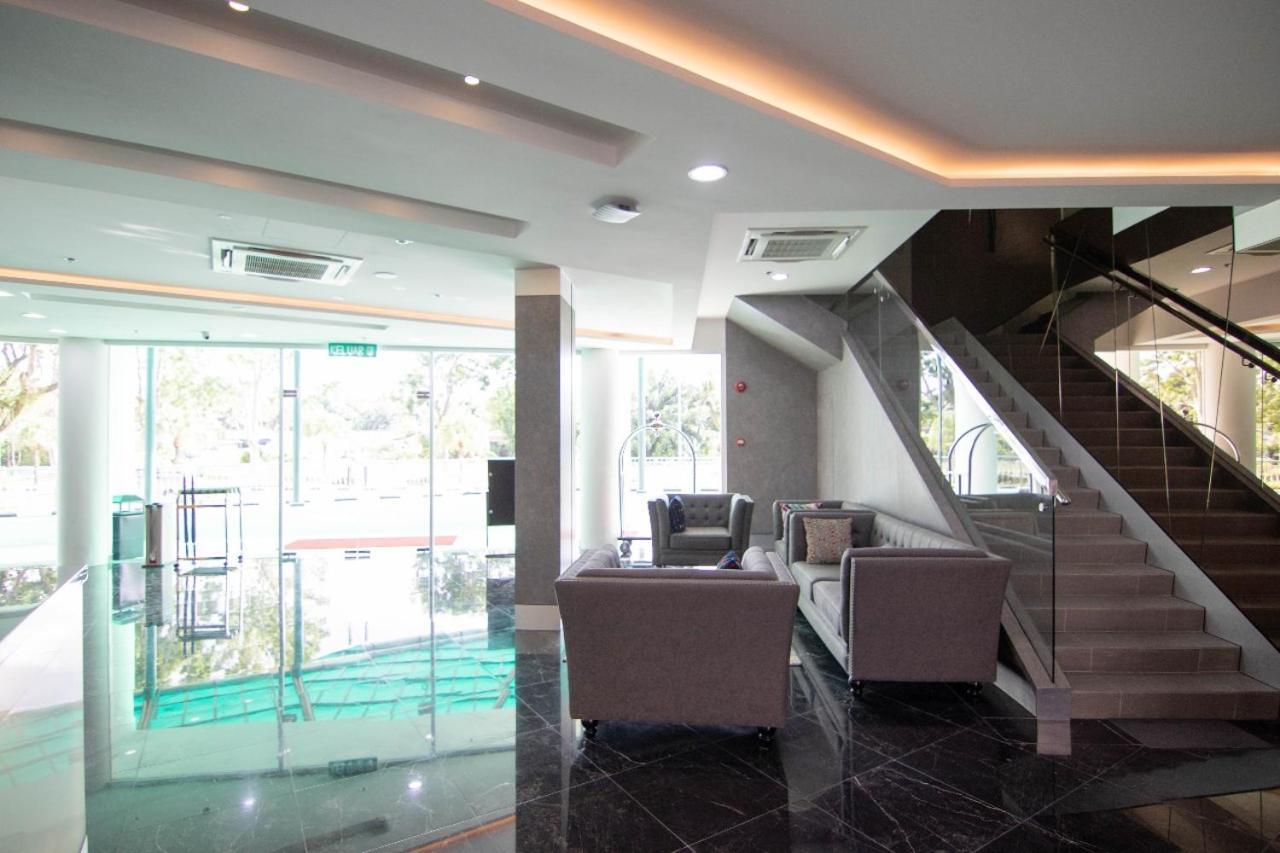 Higher Hotel Bandar Seri Begawan Extérieur photo